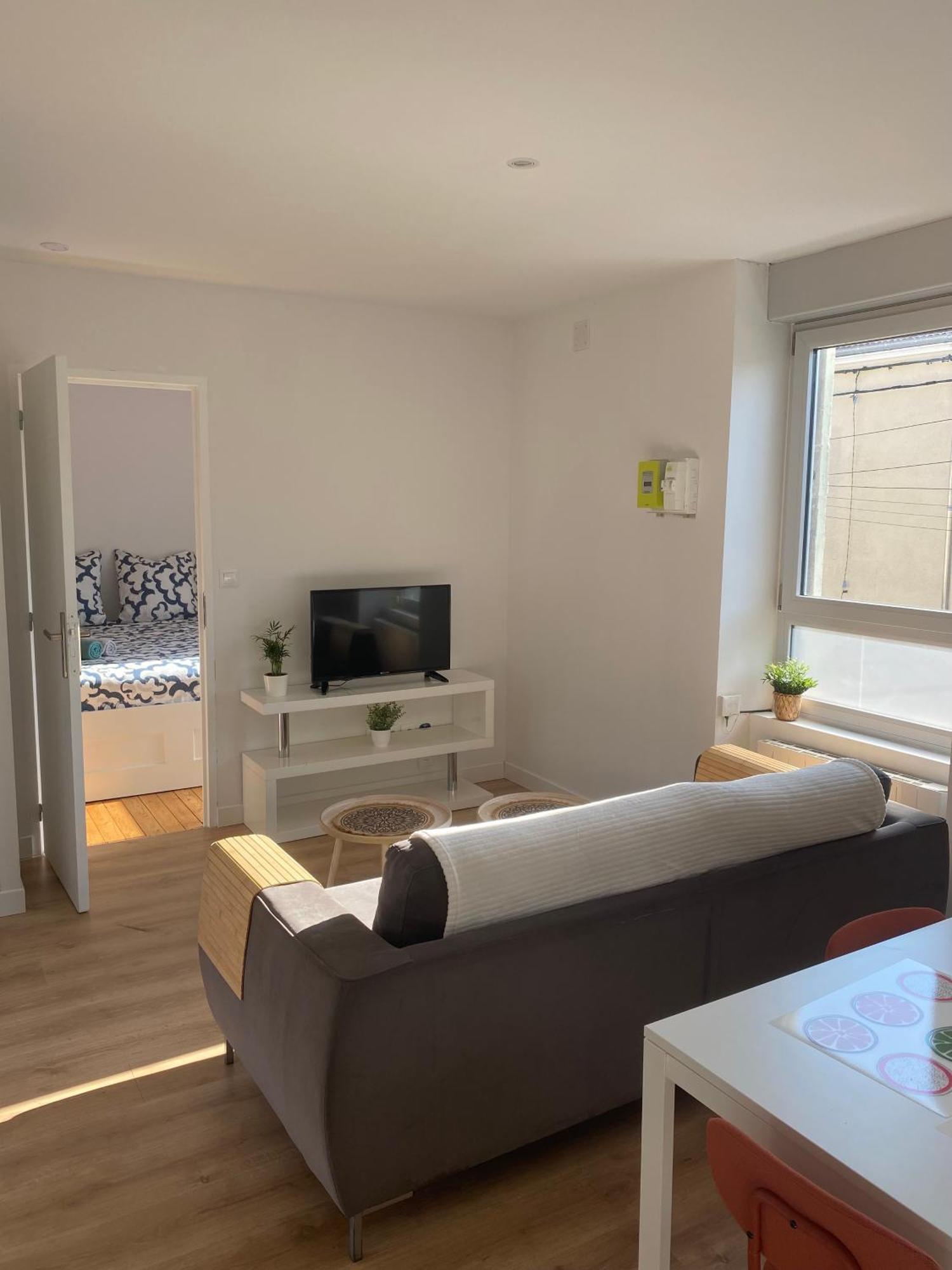 Family House - Centre Gare Apartamento Roanne Exterior foto